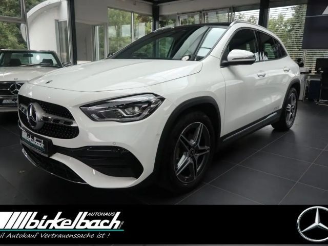 Mercedes-Benz GLA 180 AMG Line