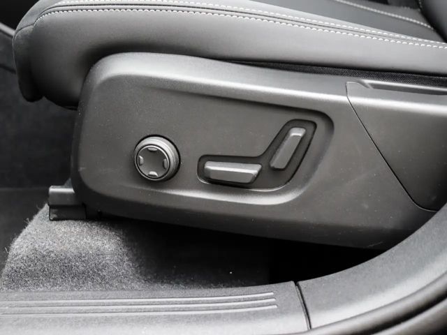 Volvo XC40 Dark Plus