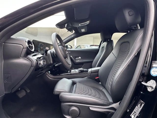 Mercedes-Benz A 180 A 180 d Style