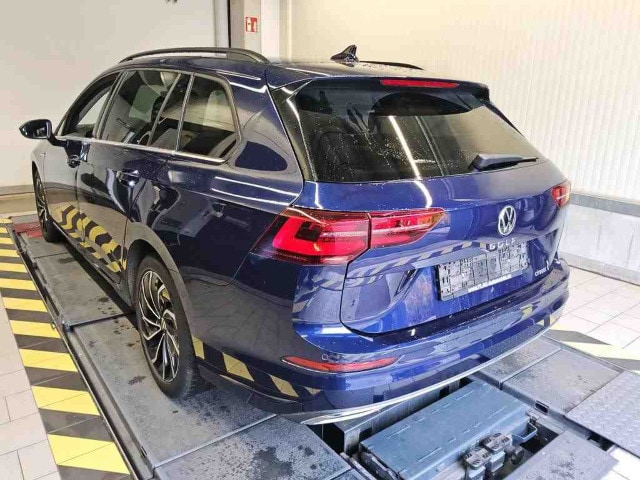 Volkswagen Golf 2.0 TDI DSG Style Variant