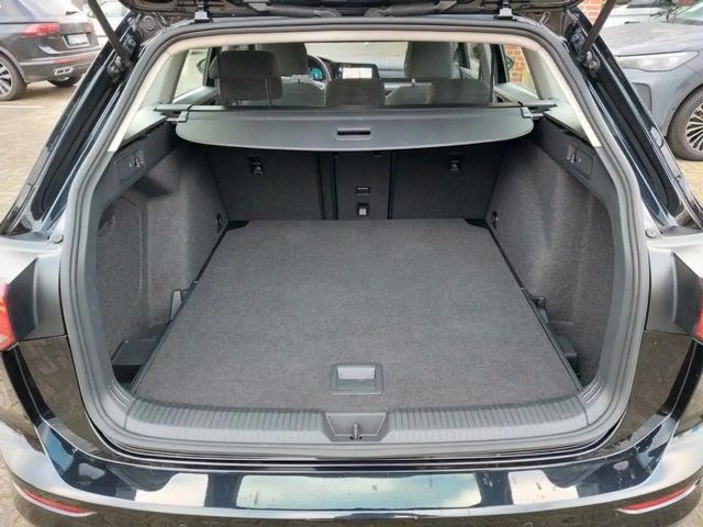 Volkswagen Golf DSG Golf VIII Style Variant