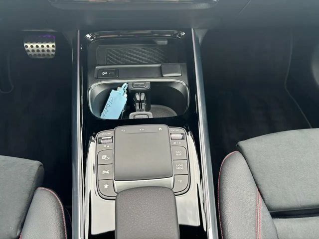 Mercedes-Benz GLA 200 AMG Line