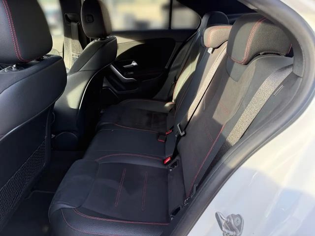 Mercedes-Benz A 200 A 200 d