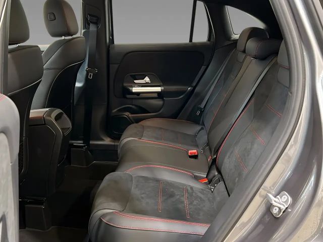 Mercedes-Benz GLA 200 AMG Line