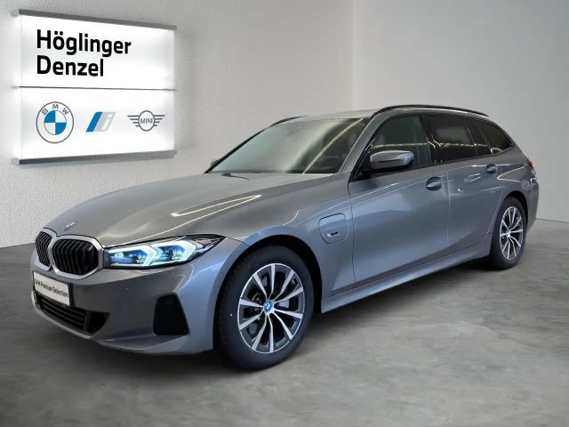 BMW 330 330e xDrive