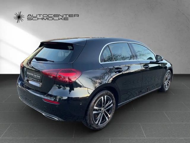 Mercedes-Benz A 180 A 180 Advanced AUTO*LED*RFK*MBUX*LENKRADHEIZUNG*