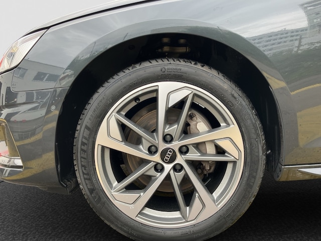 Audi A4 40 TFSI S-Tronic Sedan