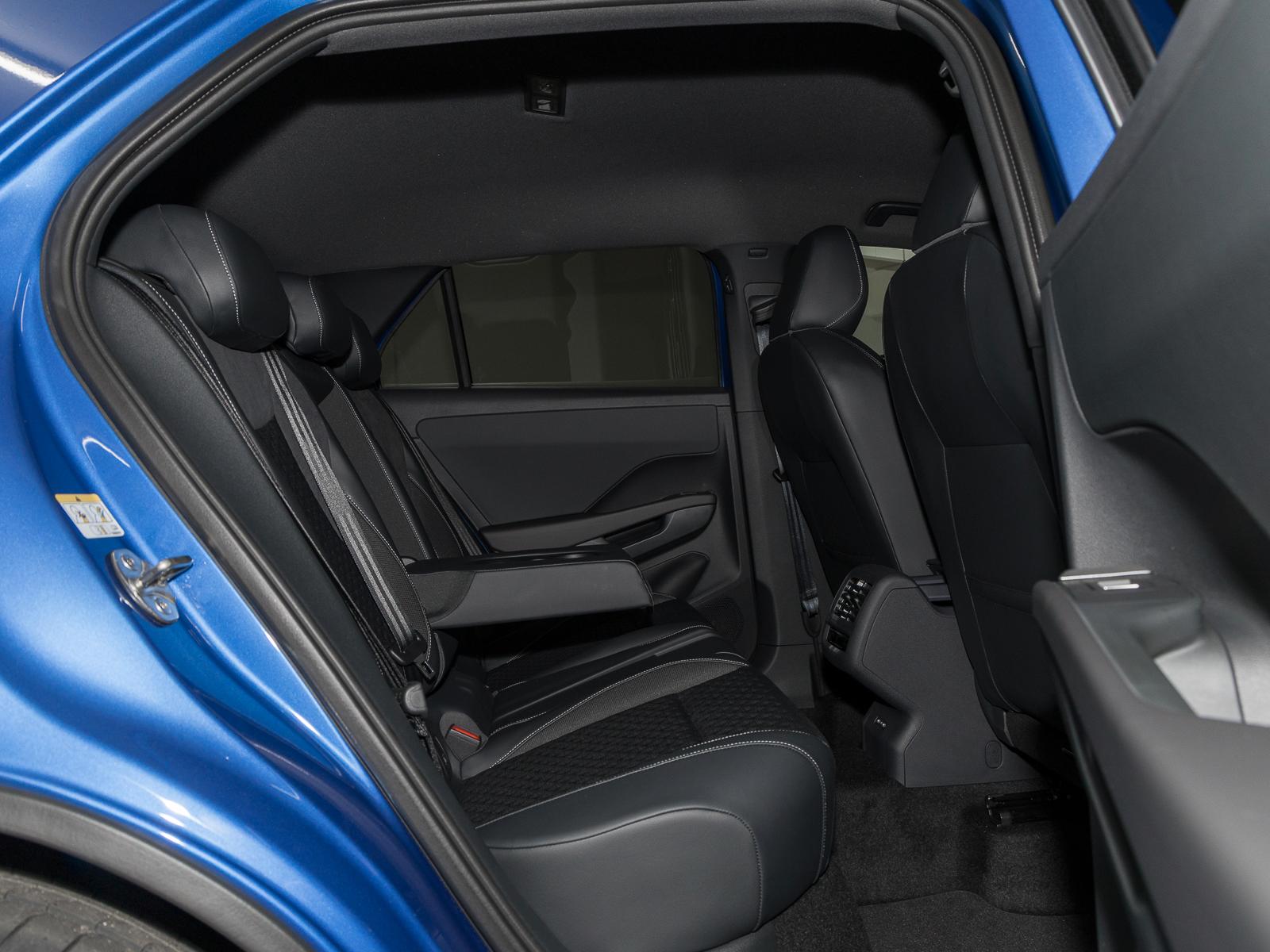 Volkswagen T-Roc 1.5 eTSI DSG R-Line Style