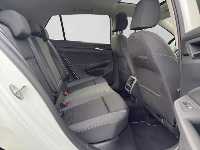 Volkswagen Golf 1.0 TSI