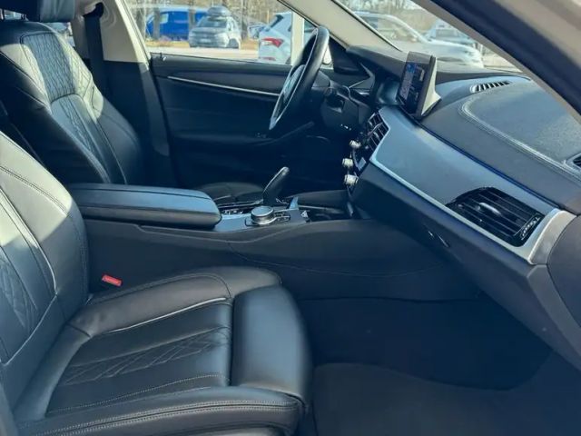 BMW 540 540i Sedan xDrive