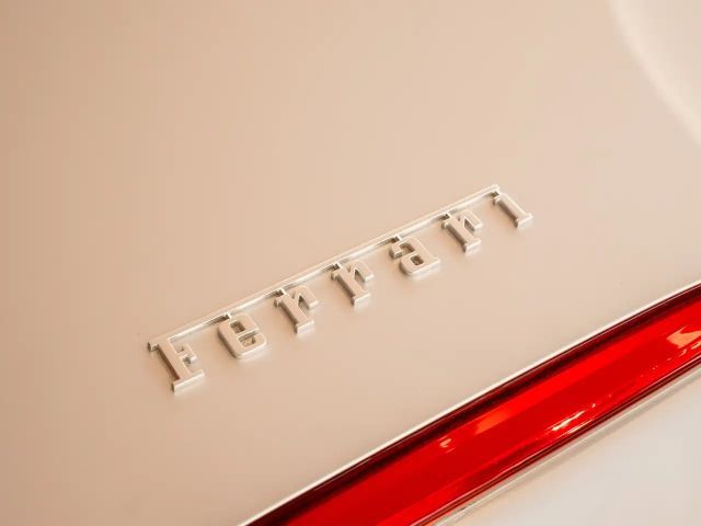 Ferrari Portofino M MagneRide*Nackenwärmer*Sitzbelüftung