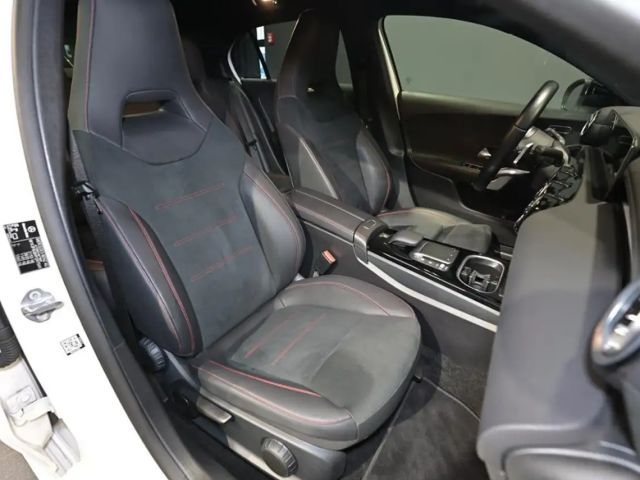 Mercedes-Benz A 250 A 250 e AMG Line