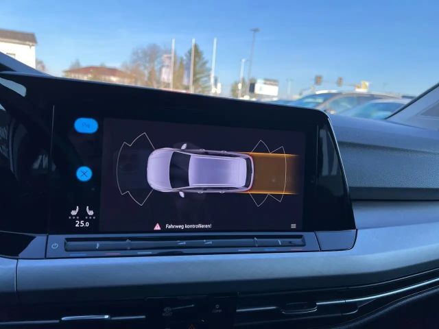 Volkswagen Golf Life Variant