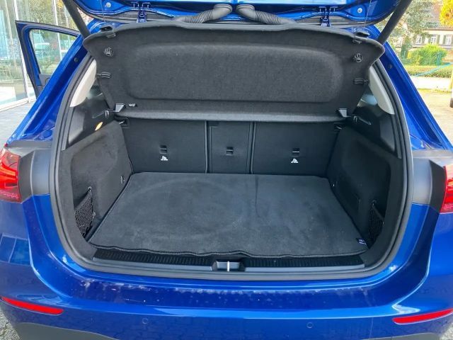 Mercedes-Benz B 220 B 220 d Progressive Sedan