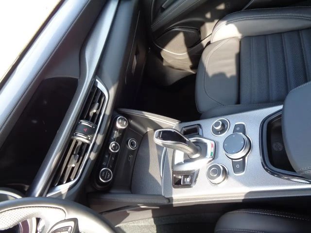 Alfa Romeo Stelvio Q4 Veloce