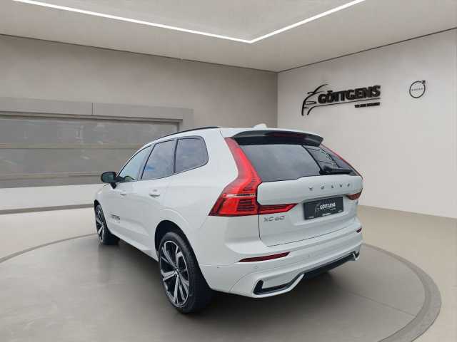 Volvo XC60 AWD Dark Plus