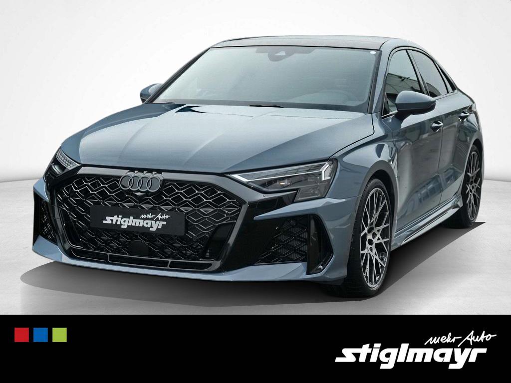 Audi RS3 S-Tronic Sedan