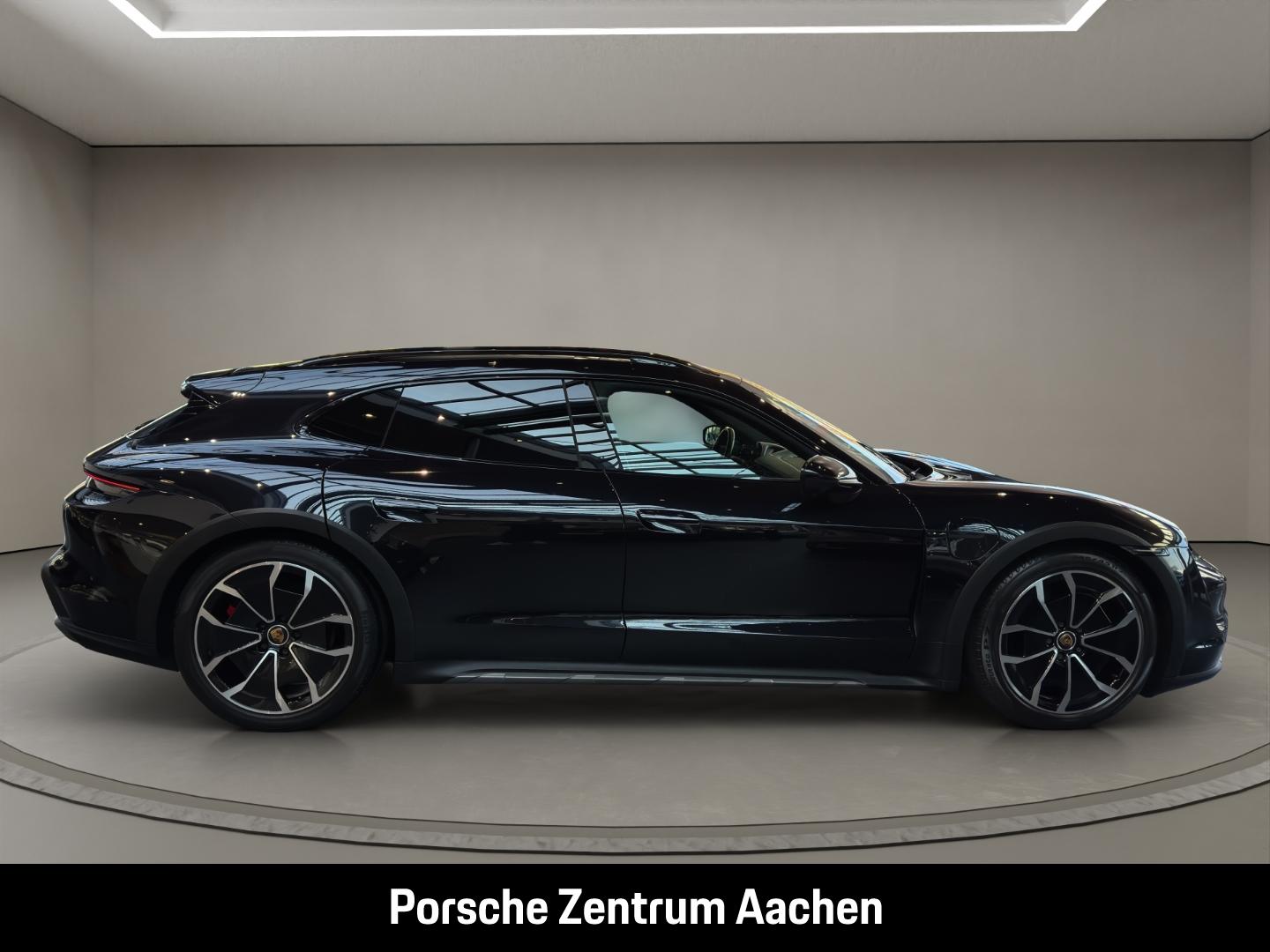 Porsche Taycan 4S Cross Turismo
