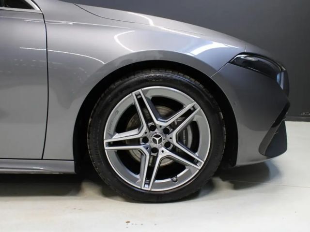 Mercedes-Benz A 180 AMG Line