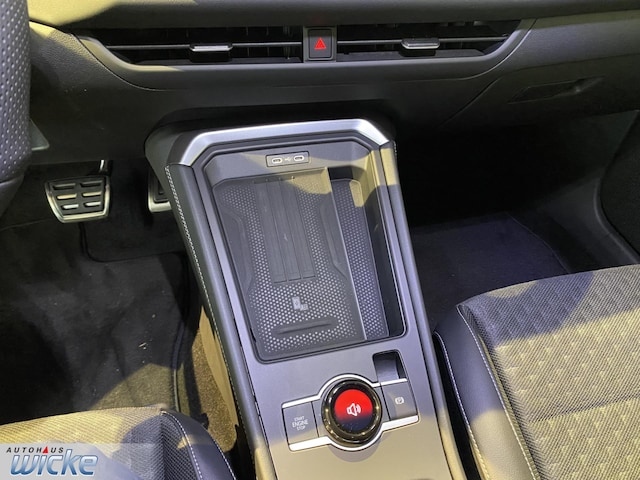 Volkswagen T-Roc 1.5 eTSI DSG R-Line