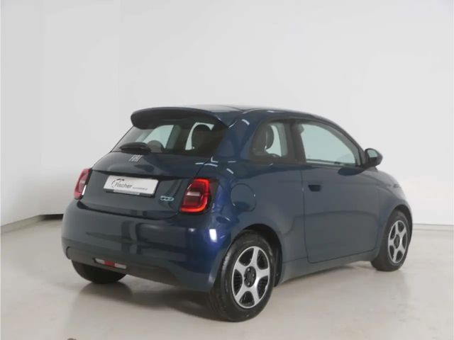 Fiat 500e Action