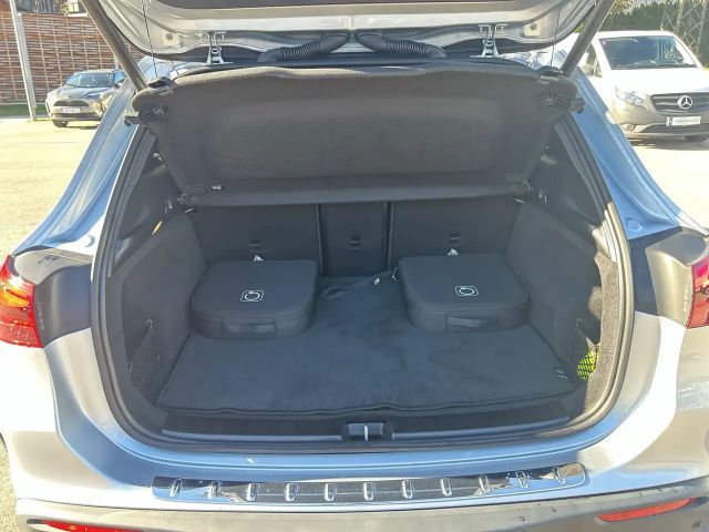 Mercedes-Benz EQA 300 4MATIC AMG Line