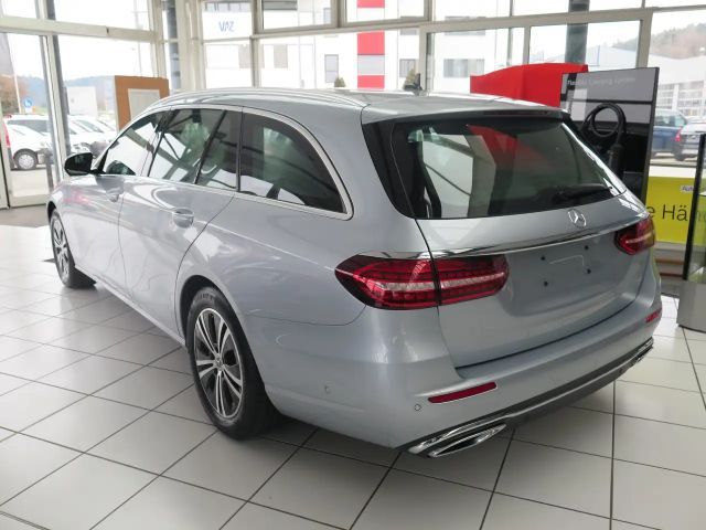 Mercedes-Benz E 220 AVANTGARDE E 220 d Estate