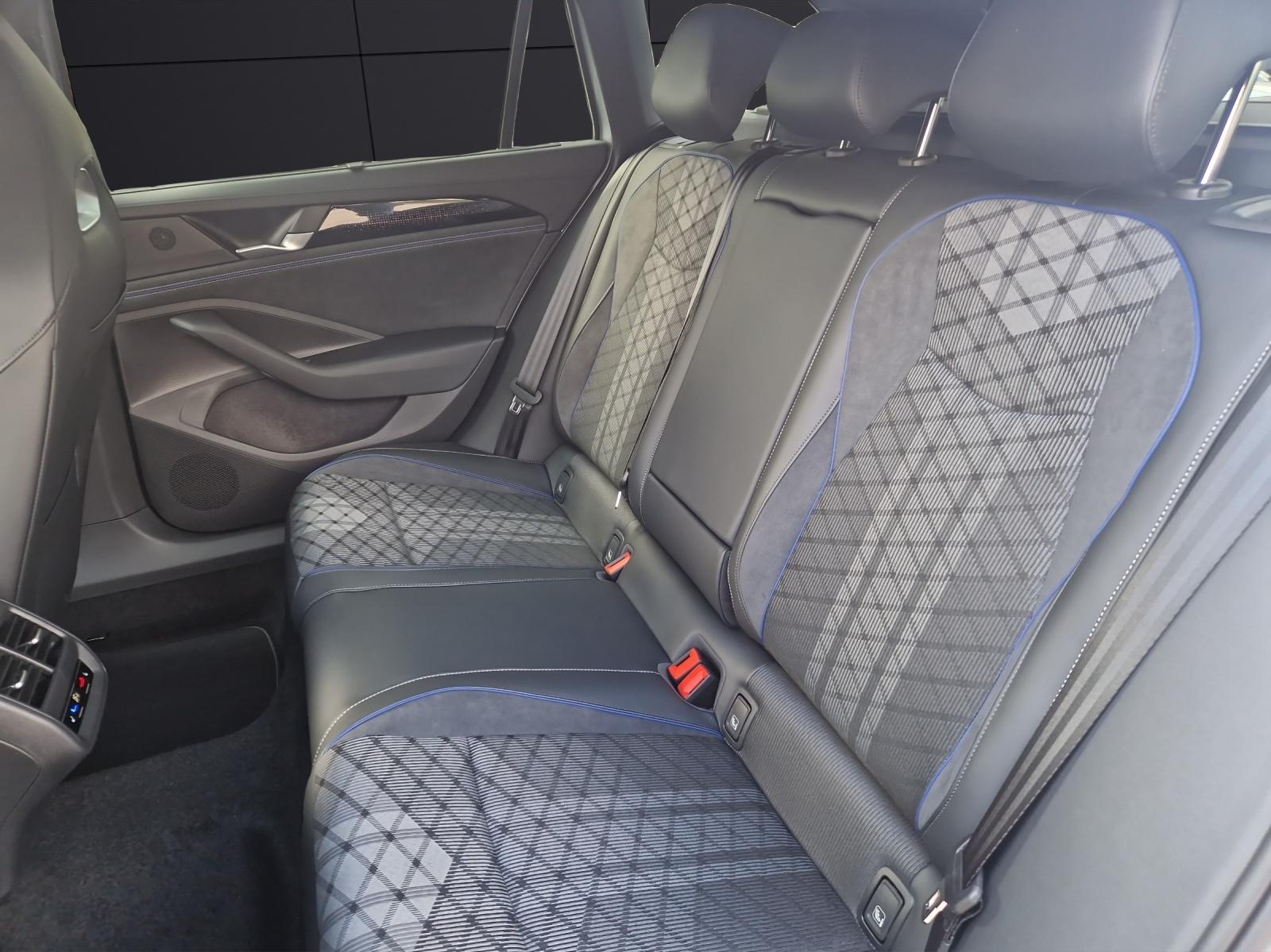 Volkswagen Passat R-Line eHybrid