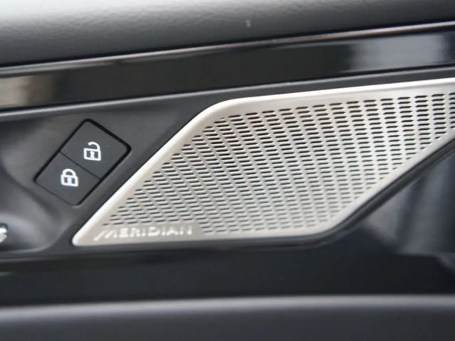 Jaguar XE AWD R-Dynamic SE