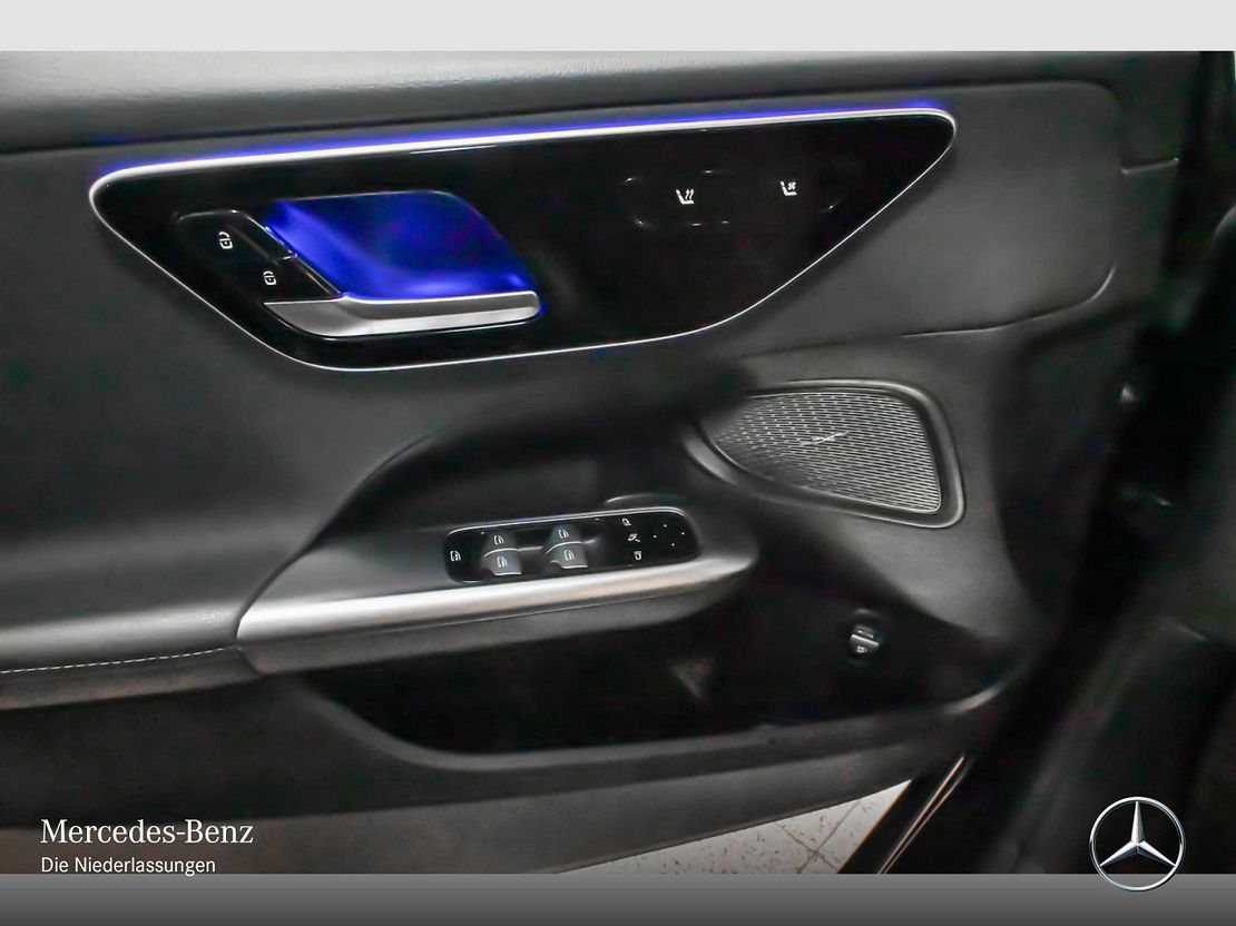 Mercedes-Benz C 180 AVANTGARDE Sedan