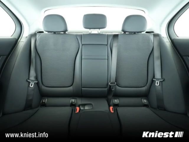 Mercedes-Benz C 180 AVANTGARDE Sedan