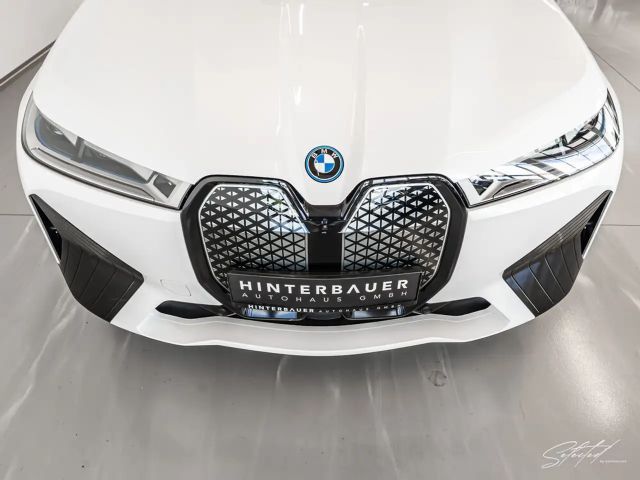BMW iX xDrive