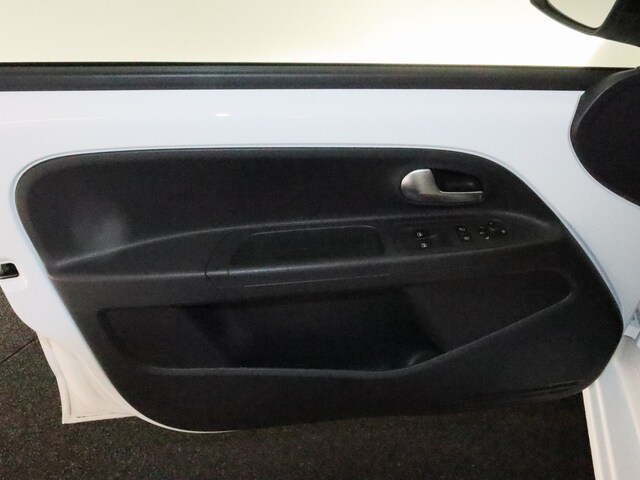 Volkswagen up! Active