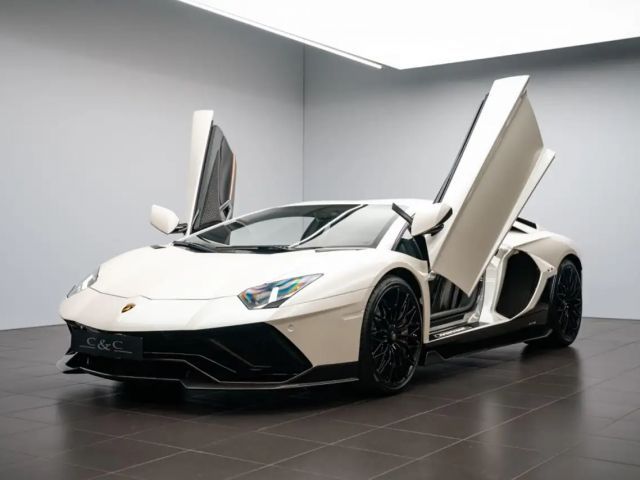 Lamborghini Aventador Ultimae/KAMERA/CARBON/GARANTIE 05/27
