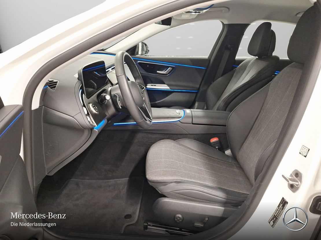 Mercedes-Benz E 200 AVANTGARDE Sedan