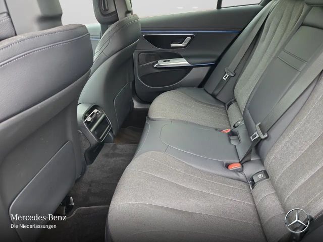 Mercedes-Benz E 200 AVANTGARDE Sedan