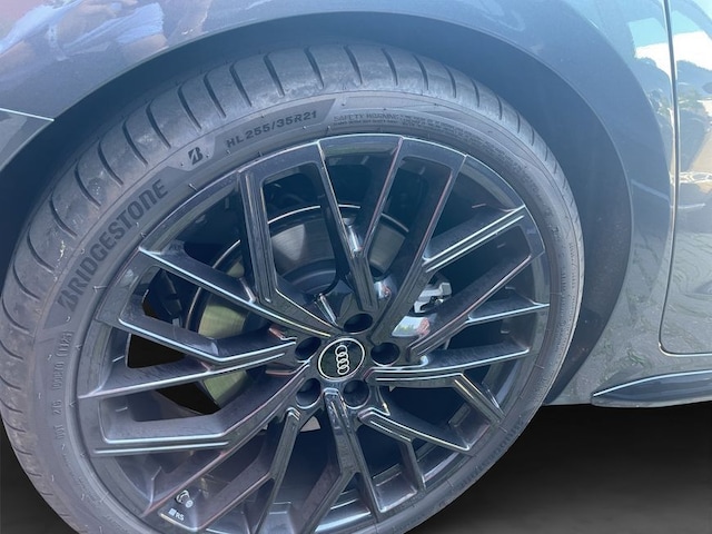 Audi A6 Avant Quattro S-Tronic