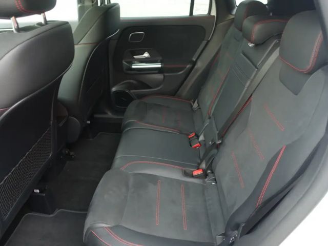 Mercedes-Benz GLA 220 4MATIC AMG Line GLA 220 d