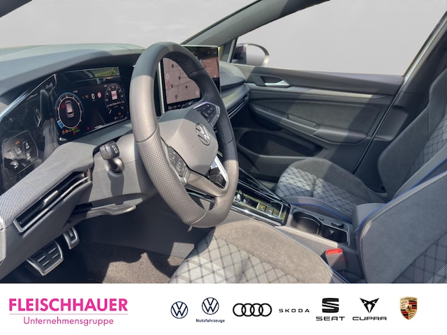 Volkswagen Golf 1.5 eTSI Golf VIII R-Line