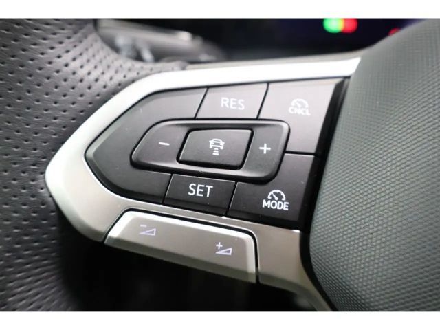 Volkswagen Golf 2.0 TDI DSG Golf VIII R-Line