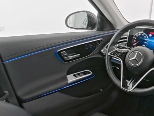 Mercedes-Benz E 200 AVANTGARDE Sedan