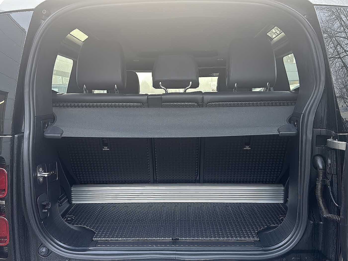 Land Rover Defender 90 SE