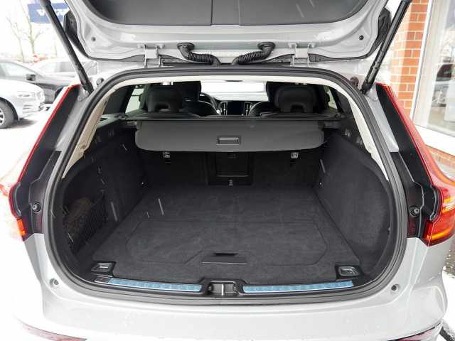 Volvo V60 AWD Plus T6