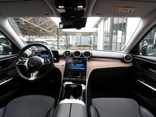 Mercedes-Benz C 200 AVANTGARDE C 200 d Sedan