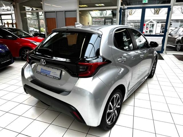 Toyota Yaris Hatchback Team D