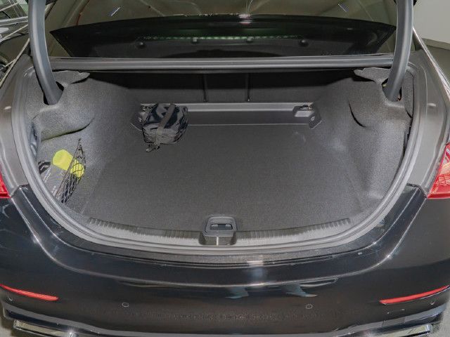 Mercedes-Benz C 200 AMG Line Sedan