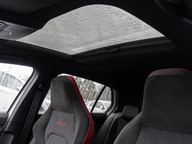 Volkswagen Golf 2.0 TSI DSG