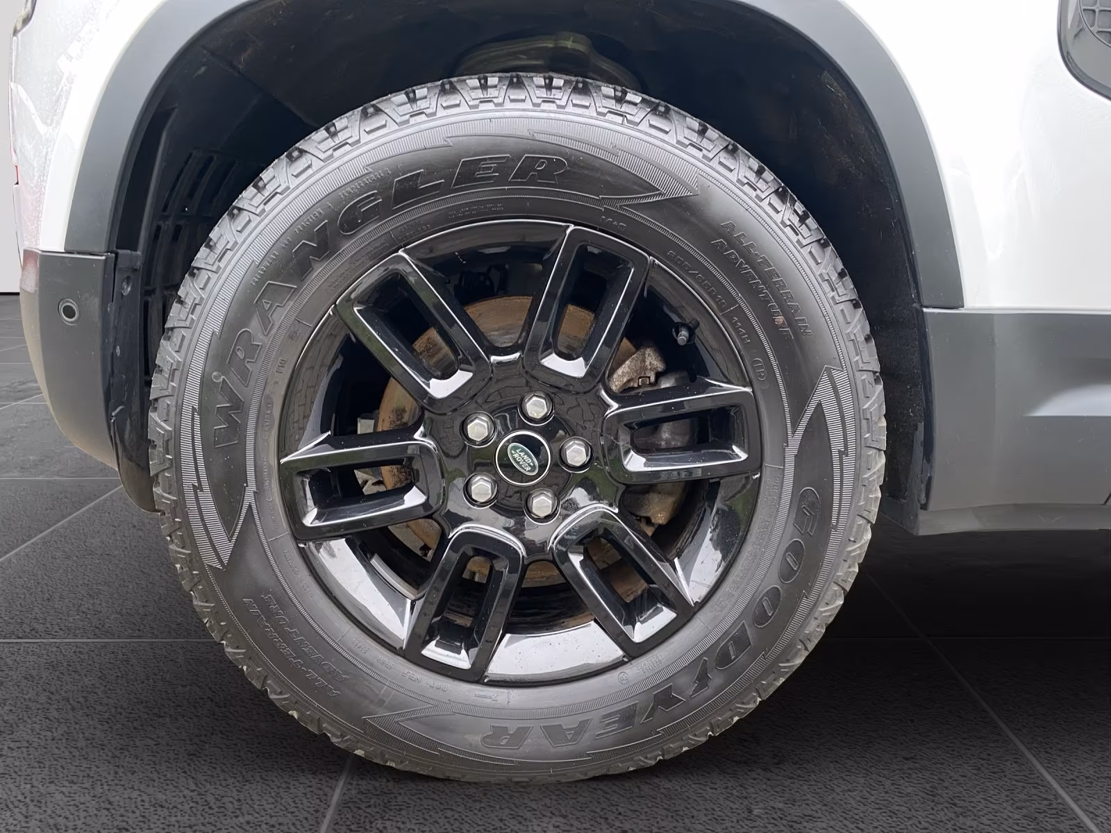 Land Rover Defender 3.0 110 D200 SE