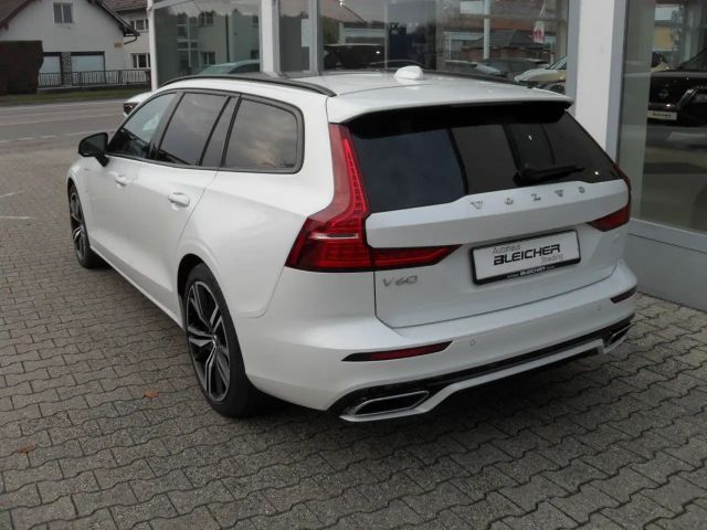 Volvo V60 AWD R-Design T8
