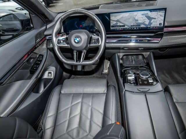 BMW 520 520d M-Sport Sedan